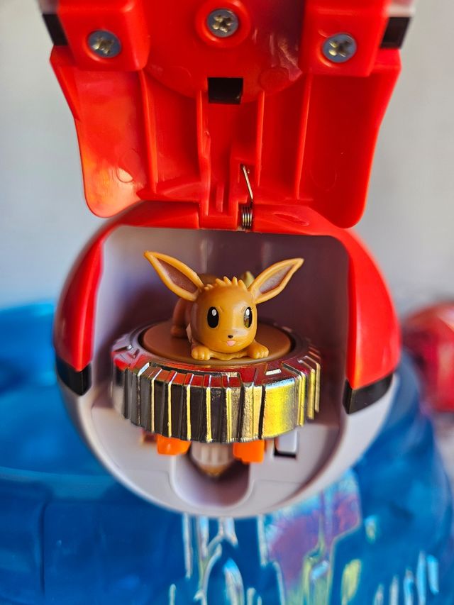 Bola + pokemon