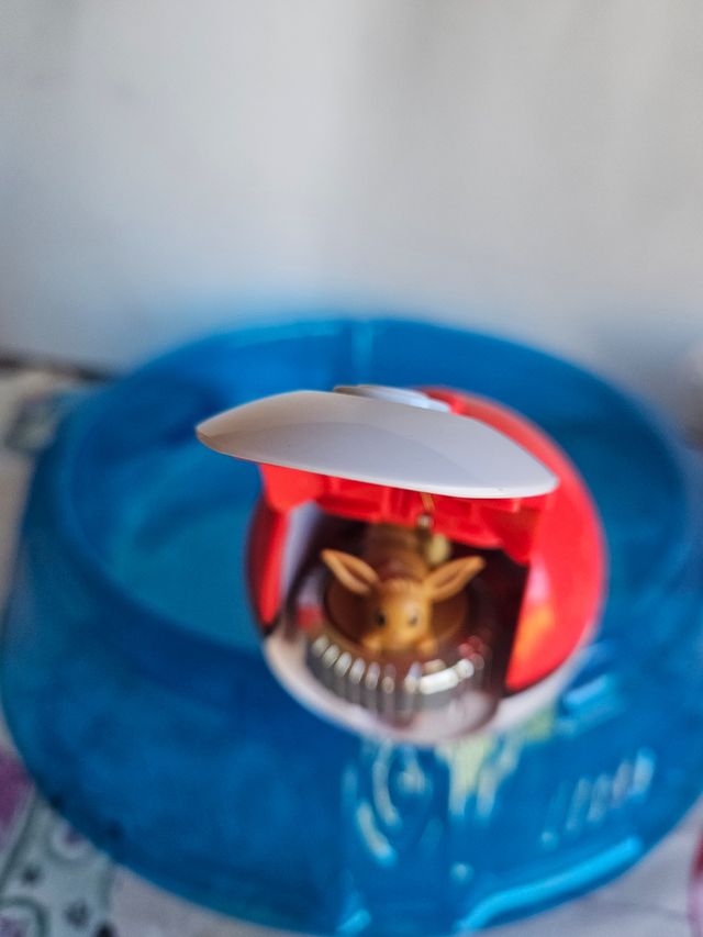 Bola + pokemon