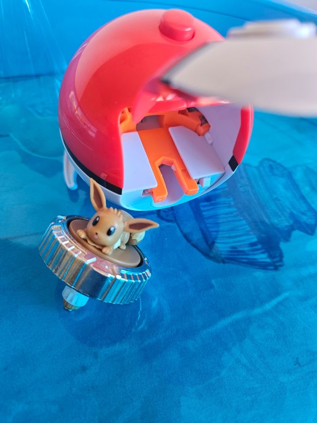 Bola + pokemon