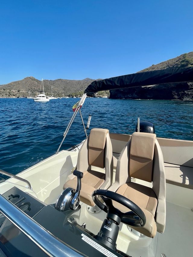 Barco Quicksilver Activ 605 Open 150HP