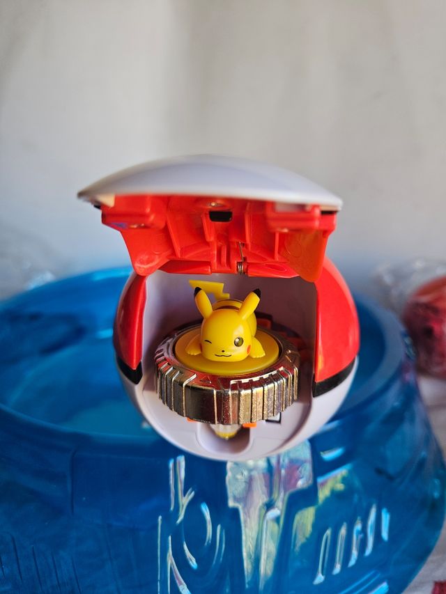 Bola + pokemon