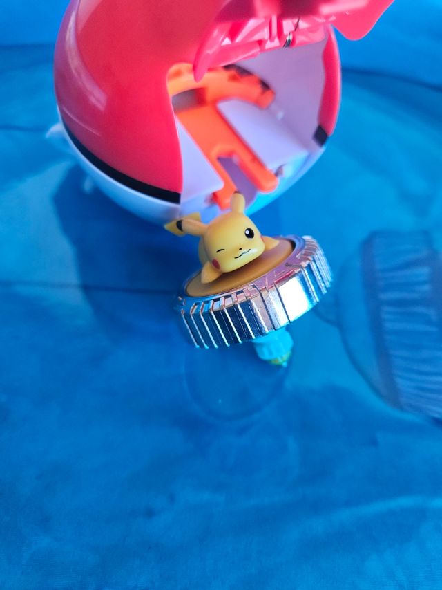 Bola + pokemon