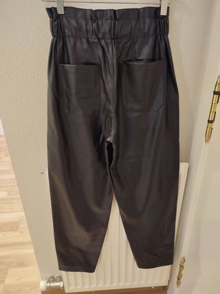 Pantalon polipiel Zara talla XS nuevo 