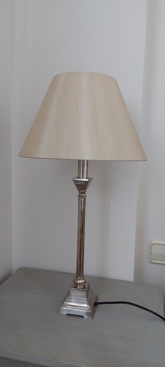 Base de lámpara metal