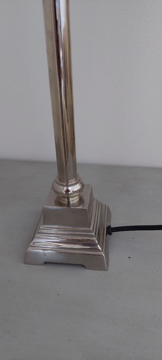 Base de lámpara metal