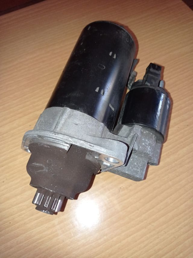 Motor de arranque Seat León Diésel 2004. Bosch. 