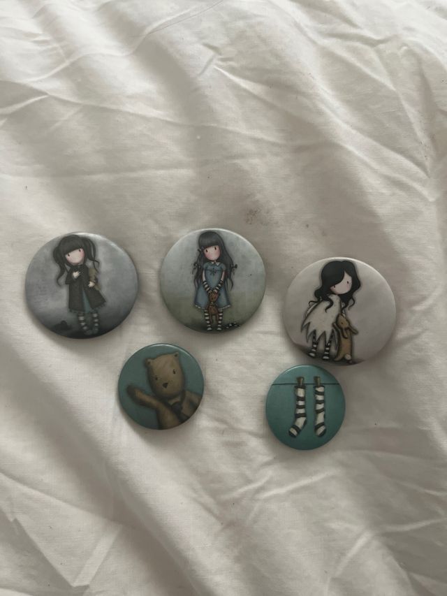 5 Chapas / Broches Santoro gorjuss