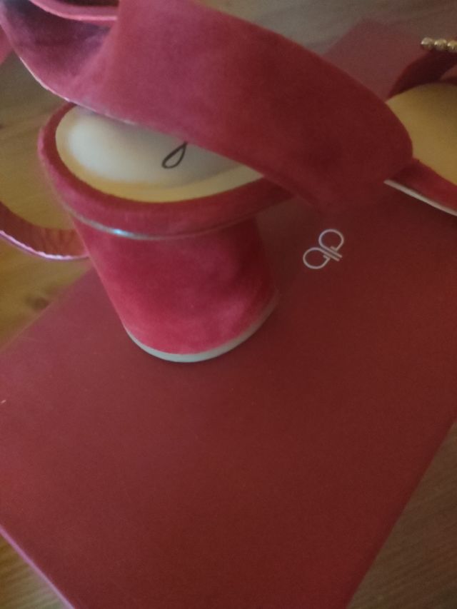 Preciosa Sandalias Lola Cruz