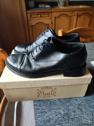 Scarpe eleganti da donna in pelle nera 