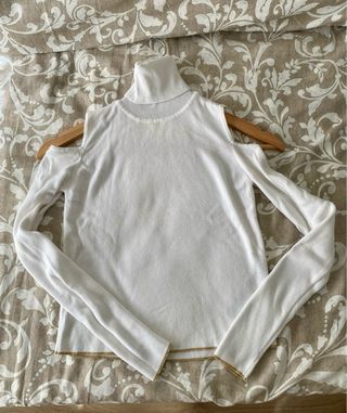 Camiseta blanca de cuello alto de Zara
