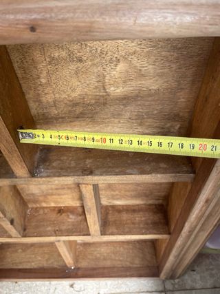 Mueble decoracion de madera, vitrina adornos.