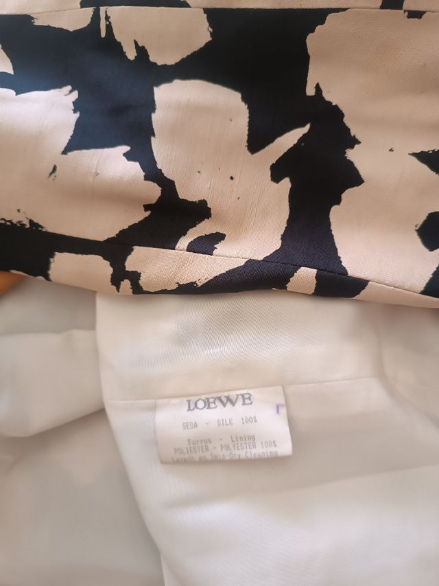 Chaqueta de Loewe de seda. Años 80.