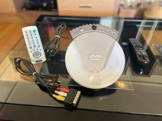 REPRODUCTOR DVD PORTATIL (SONY)+ 10 PELÍCULAS