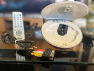 REPRODUCTOR DVD PORTATIL (SONY)+ 10 PELÍCULAS