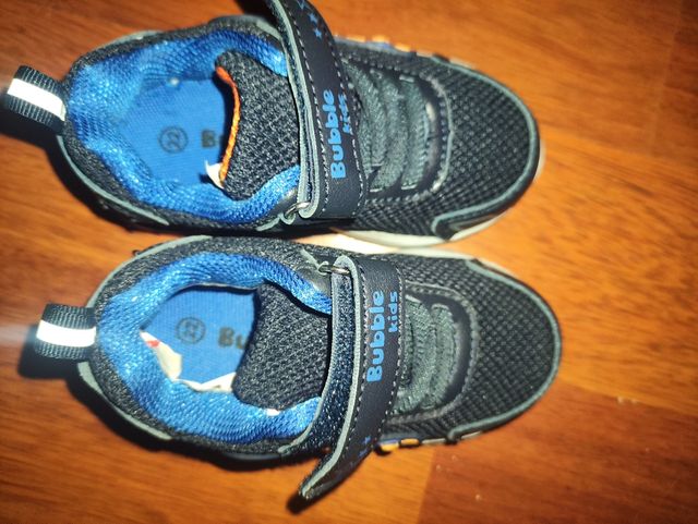 Zapatillas bebé luces