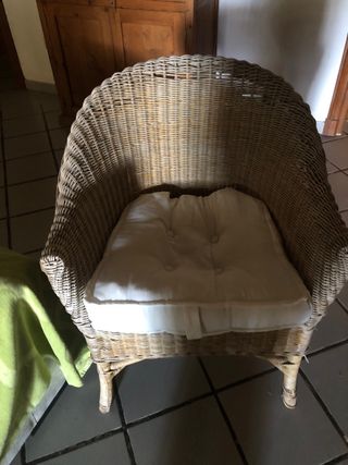 Butaca de mimbre con cojin