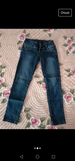 Jeans scuri