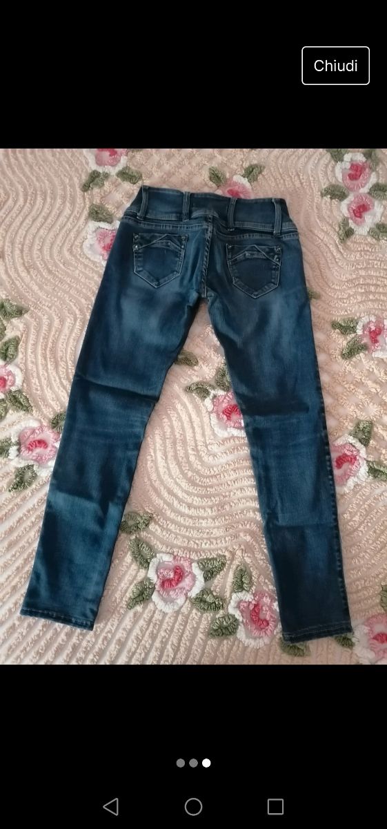 Jeans scuri