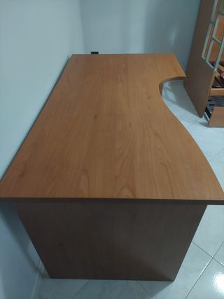 VENDESI SCRIVANIA PER INUTILIZZO