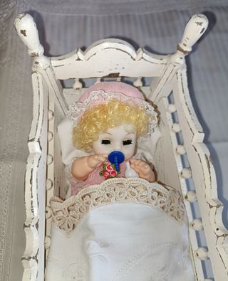 Cuna balancín muñeca,antigua, estilo Bretón