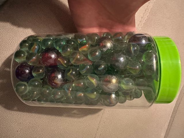 1,5kg de canicas grandes y pequeñas