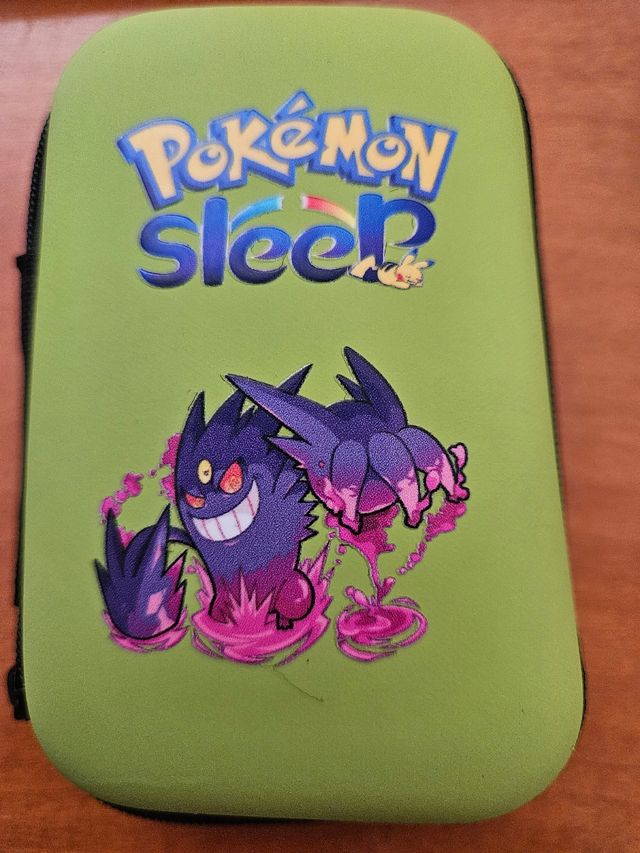 Estuche + 24 pokemon