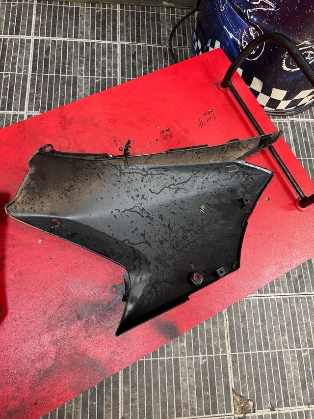 Carenado lateral Suzuki DL 650