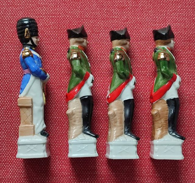 4 statuette porcellana ufficiali Impero Francese