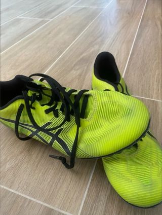 Zapatillas de clavos atletismo Asics T39. Hyper MD