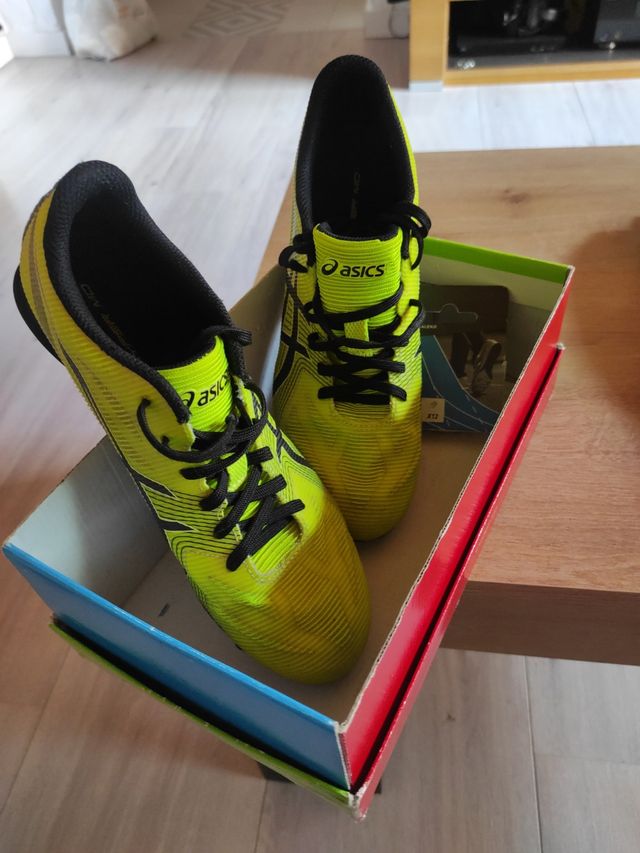 Zapatillas de clavos atletismo Asics T39. Hyper MD