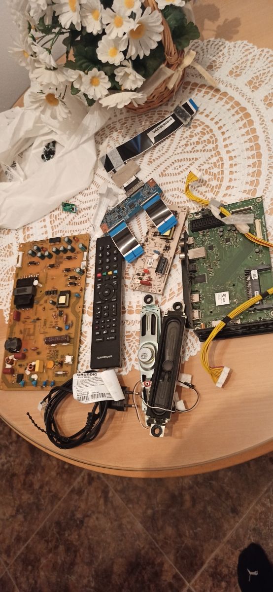 Despiece y mando grundig 43 VLE5523BN