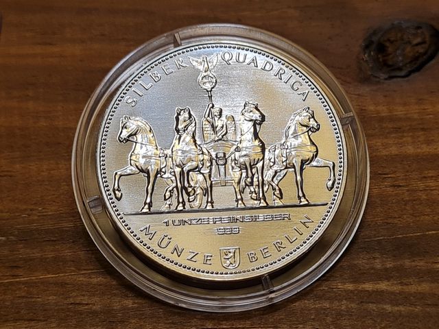 2010 QUADRIGA Alemania 1 Oz Plata