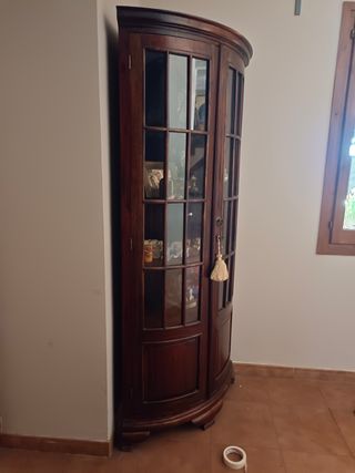 Vitrina cantonera maciza 