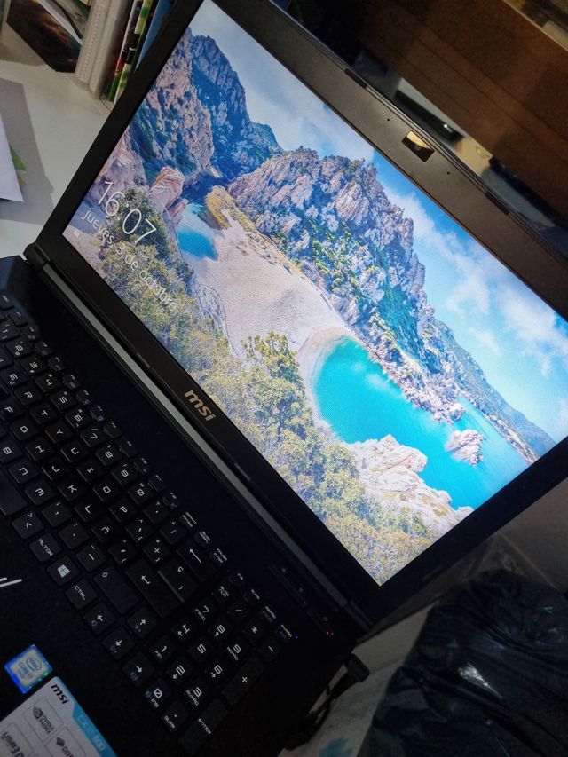 Computer portatile MSI CX72 6QD