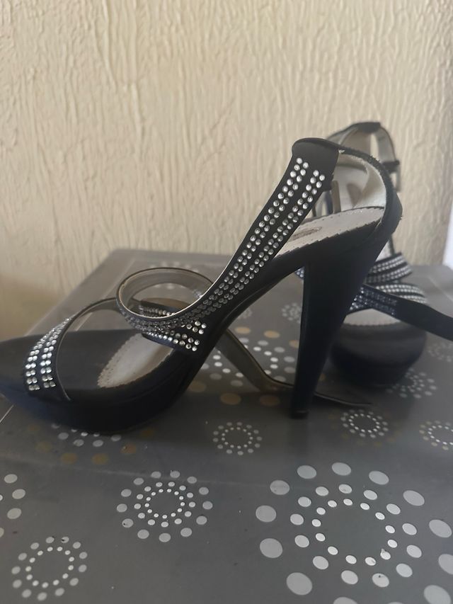 Sandalo tacco con strass 38