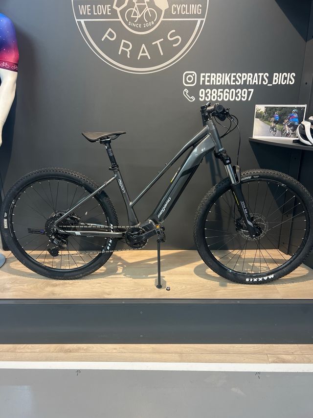 BICI ELECTRICA MEGAMO CON 40 km NUEVA!