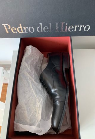 Zapatos negros. Pedro del Hierro. Talla 42