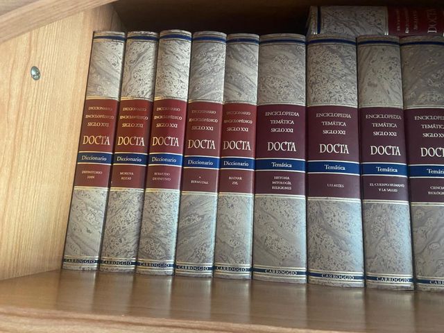 Vendo enciclopedia con diccionario