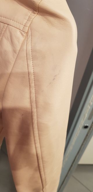 Giubbotto pelle ragazza rosa con borchie