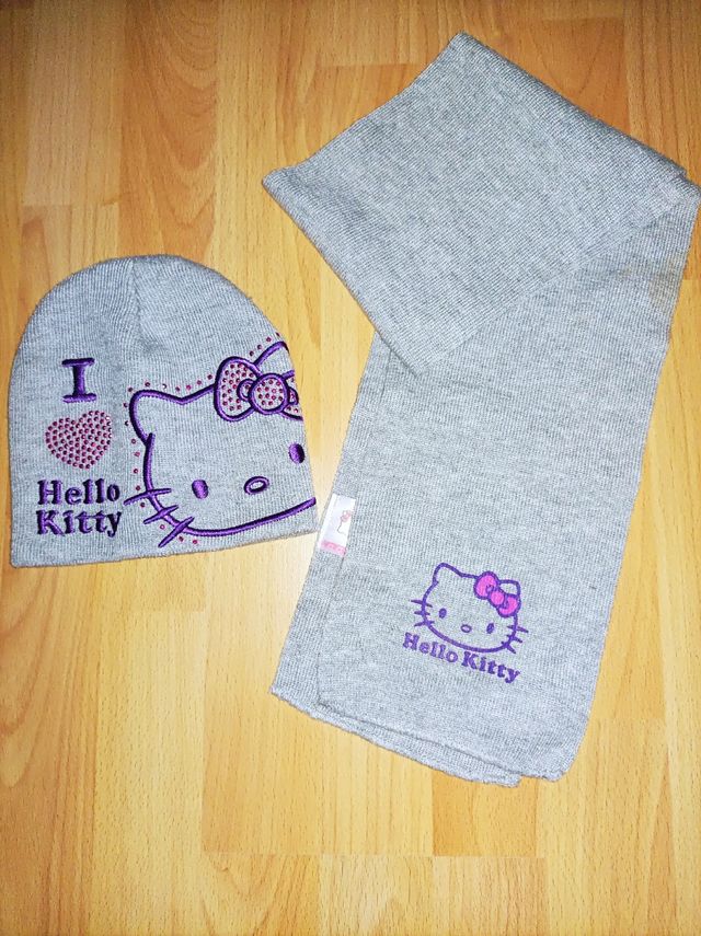Gorro y bufanda Hello Kitty. 3/5 años. 