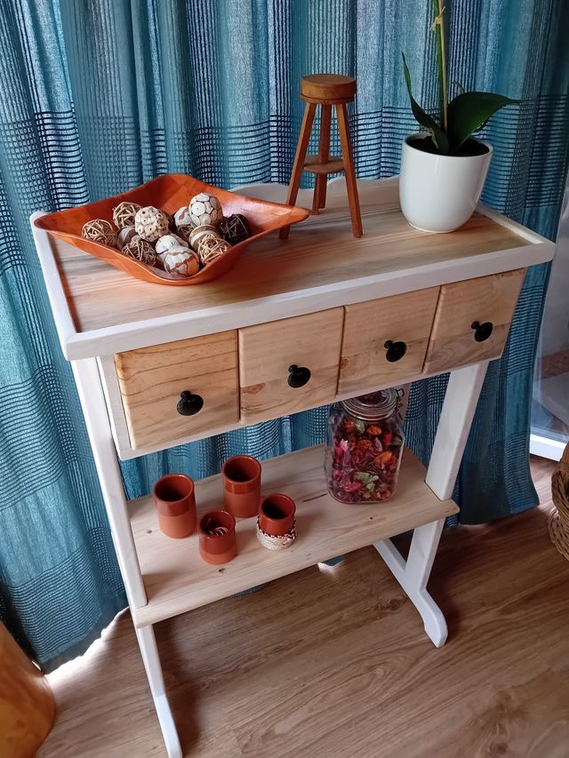 Mueble recibidor de madera natural hecho a mano