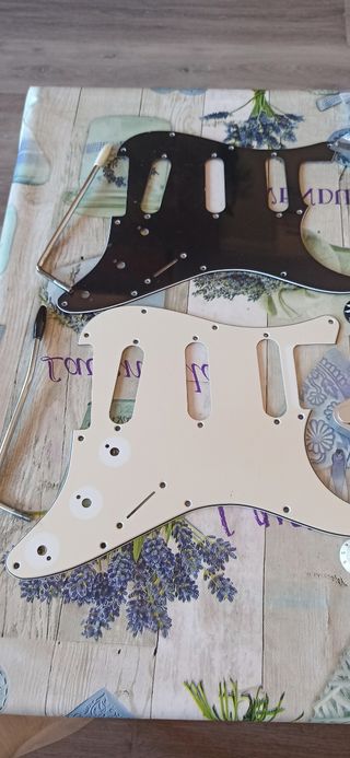 Accesorios guitarra.