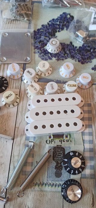 Accesorios guitarra.