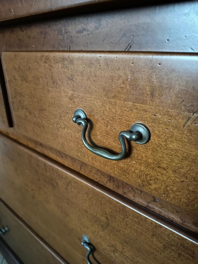 Cassettiera e due comodini artigianali