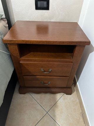 Cassettiera e due comodini artigianali 
