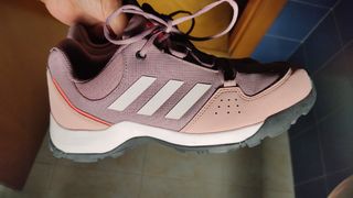 Botas de montaña  de marca Adidas, talla 37  1/2,