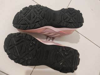 Botas de montaña  de marca Adidas, talla 37  1/2,