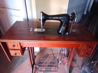 Máquina de coser Alfa