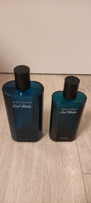 Bottiglie di profumo vuote