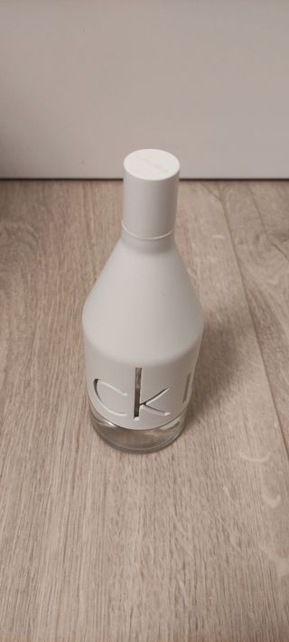 Bottiglie di profumo vuote